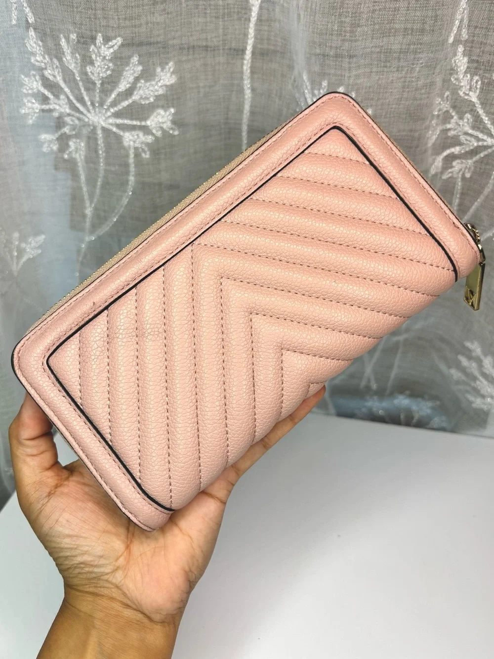 Victoria’s Secret Large Zip Around Wallet in Orchid Blush Gold Hardware - Picture 3 of 9